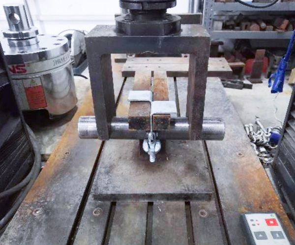 Board Retaining Clamp In test